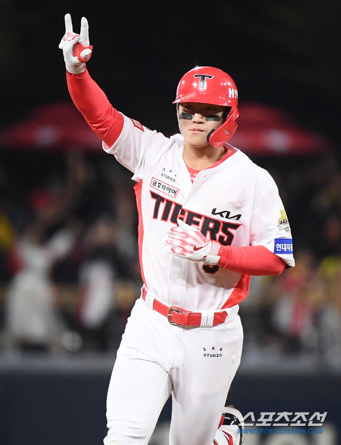 'As expected, Gwangju Superstar' MVP reservation, even hit his first home run in the Korean Series 