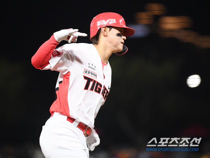 'As expected, Gwangju Superstar' MVP reservation, even hit his first home run in the Korean Series 