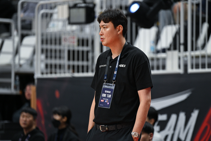  KT director Song Young-jin, 'I lost because I couldn't stop the other two foreigners'