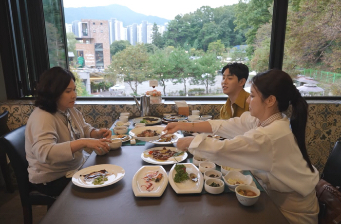 Even in front of Park Hyun-ho and his mother, ♥ Eun-ga brags about Mae-kyung'It's weird if you don't fall in love at first sight'('Girlang class')