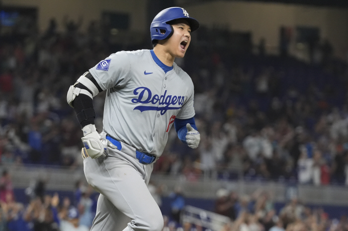 The highest price in history! What is the actual value of Ohtani's 50 home run ball that the Dodgers suggested '400 million'? Last-minute war of wits → 26 years old record broken