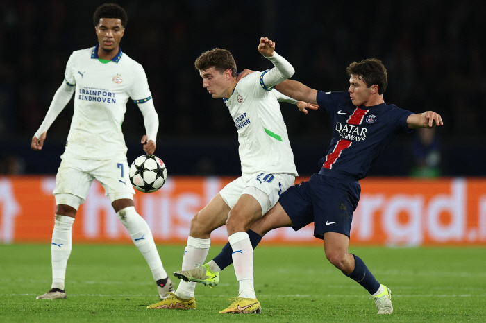 'It's too bad Lee Kangin!' First UCL scoring opportunity of the season blocked by fingertips →'Fake 9'68 minutes played  2 shots...PSG draw 1-1 against Eindhoven