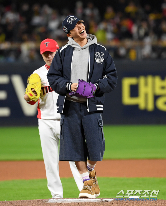  BTS J-Hope 'Standing on the mound in Gwangju'