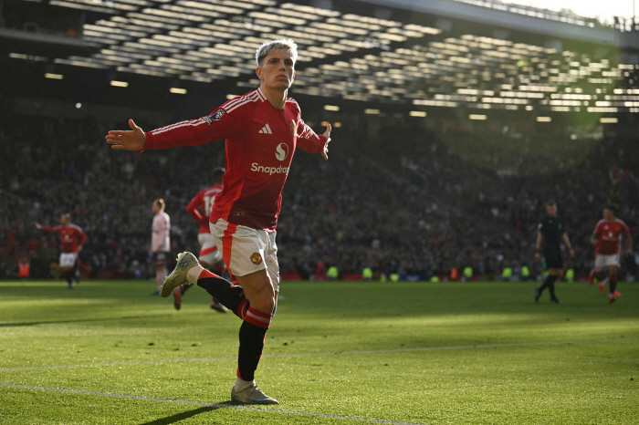 'The Smell of Sewers vibrate'' Park Ji-sung chose Old Trafford 'Shock Status'The Stinkiest EPL Stadium