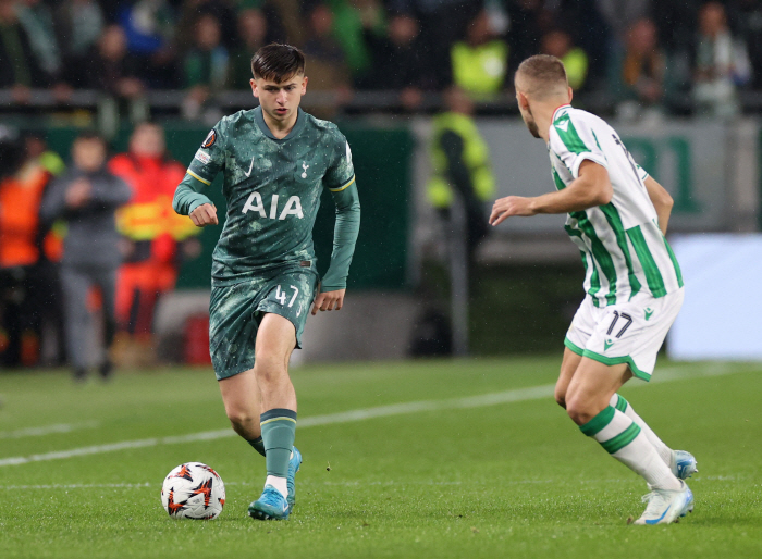 Son Heung-min, is Tottenham preparing a successor instead of renewing his contract? 'Three players including Yang Min-hyuk are preparing for the next game. '