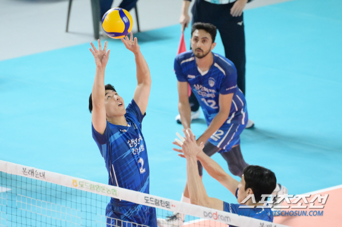 Special praise for the new foreign player, who exploded 27 points by Kim Sang-woo after winning the opening game 'I suffered from minor injuries...' It was more than I expected'