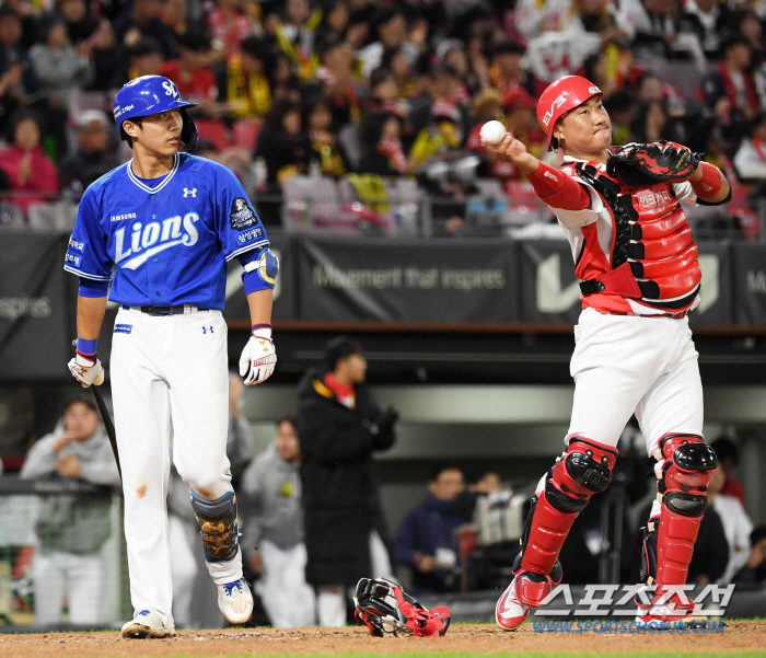 Suspended shock upset Samsung hit...Lee Jae-hyun, who took credit in Jamsil, replaced due to worsening ankle pain 'Icing'