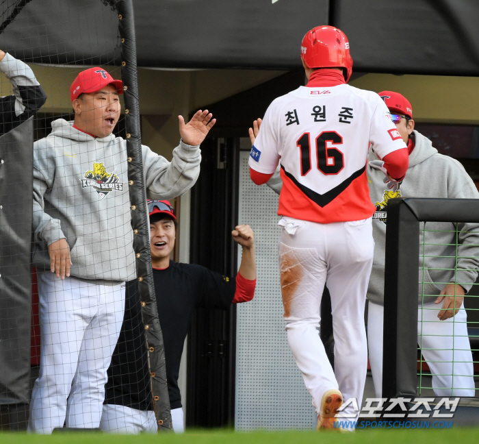 Two wild throws through 'no way'! Samsung's collapsed bullpen KIA is coming from behind to lead 4-1 