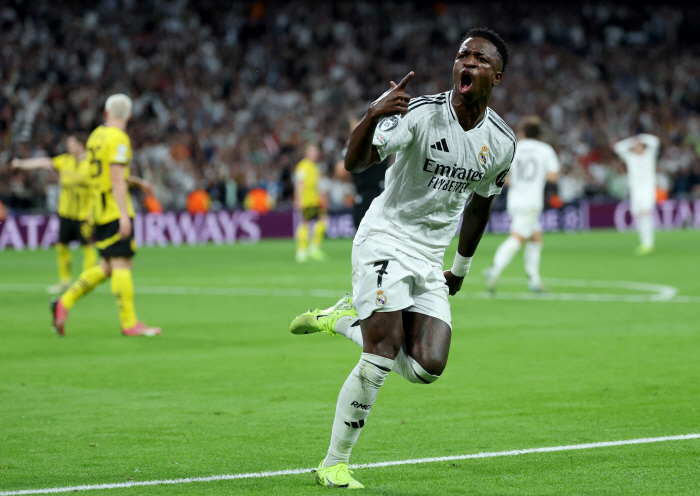 Vinicius Crazy Hat-Trick Turned Down 0-2 In The First Half Of 'Ballon d'Or', 10 Points Of 'Perfect' Against Dortmund