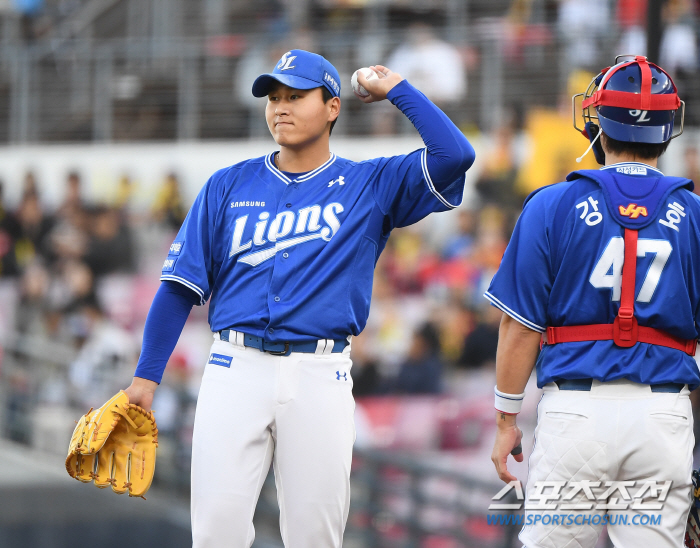 'Worry Is Realized' Suspended Domino's Collapse Realized, 'Lee Seung-hyun's Player of the Match → Hwang Dong-jae in Game 2' He failed to fill the first inning and lost five runs, and is on the verge of losing for two consecutive games 