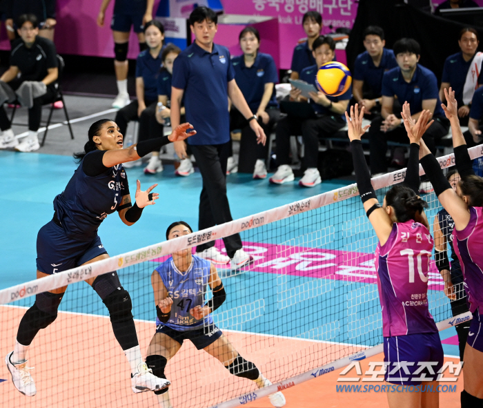 Are you 36 years old? 'The queen class is eternal.' Both teams scored the most 17 points and had a 6% success rate. 2124 → 2624 reverse electrode. Heungkuk Life Insurance won 3-0 and won 2 consecutive games (Incheon Review)