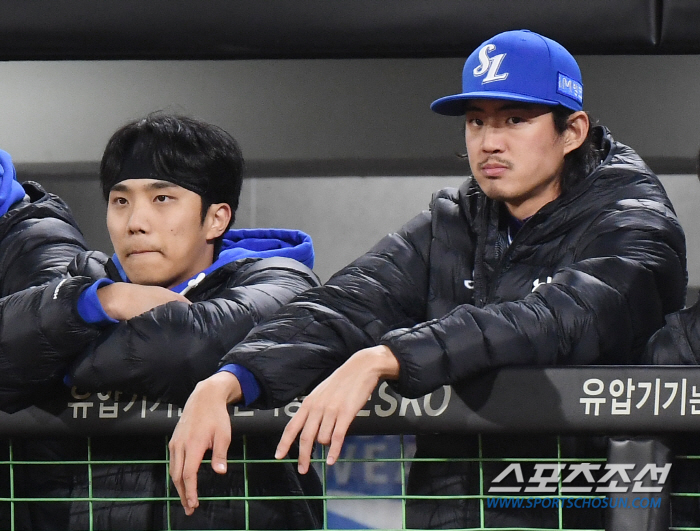 'Confused Koo Ja-wook' First Training Run 'Ryu Joong Il-ho'Song Sung-moon, Premier 12 captain, has been selected