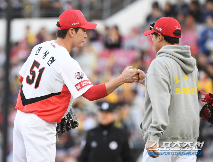 'Left-hand consideration'→Right-hander Jeon Sang-hyun, why did you change your choice? I heard there was a 'reversal drama' right before the game. 