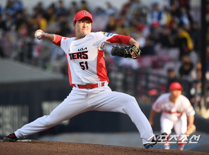 'Left-hand consideration'→Right-hander Jeon Sang-hyun, why did you change your choice? I heard there was a 'reversal drama' right before the game. 