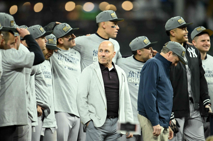 NYY general manager who criticized Houston and got a headwind, there are a lot of things. Stop talking about stealing autographs.'