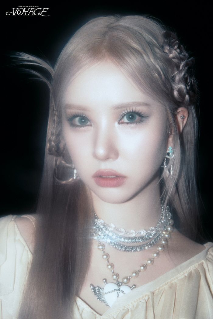  Bibi, 'Voyage' Concept Photo Revealed Mysterious Goddess Advent