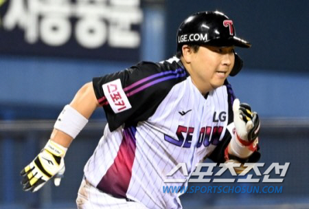 Veteran catcher Huh Do-hwan leaves LG. FA compensation Yun Ho-sol is also excluded. 