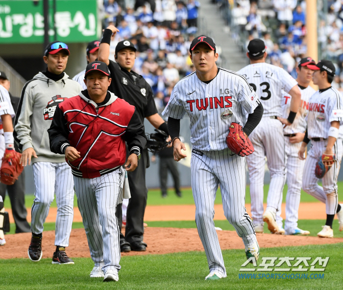 'Will you let me go when it hurts?' It is not easy for Son Joo-young and Koo Ja-wook. Ryu Joong-il starts training for the Premier 12 national team amid coach Ryu Joong-il's concerns (on the site of Gocheok)