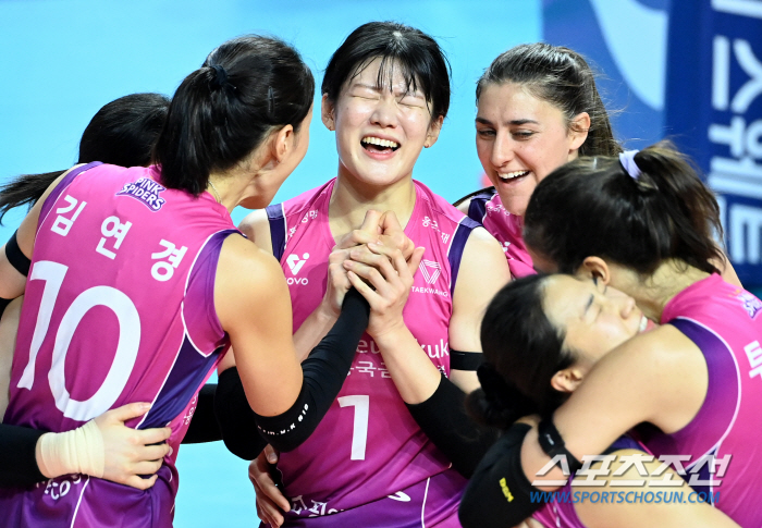 613 → 2624 Turn it over and roar. The appearance of the game changer ' welcomed by the volleyball empress' As a result of trying hard without giving up'