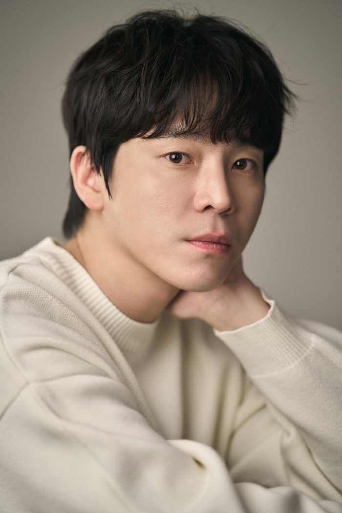  Lee Jae-kyun to become a handsome apartment security guard'Salon de Holmes'Joins