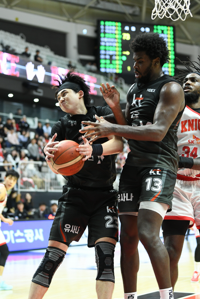 Park Joon-young scored 29 points for Double Double Double & Hammons, and won by 2 points against SK in KT 'Communication Daejeon'