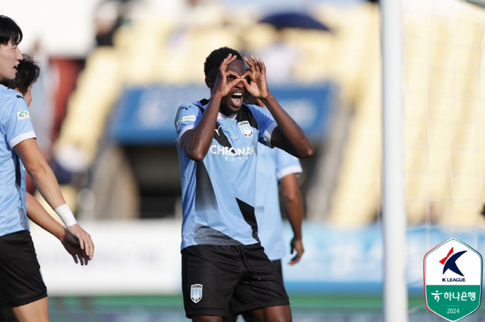 Cheonan and Jeonnam are holding back...Win 2-0 with 'Kim Sung-joon-Tungara consecutive goals'