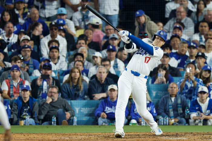 The Dodgers have a 65% chance of winning! The Ohtani fence leads to a direct double extension...LAD 6-3 NYY