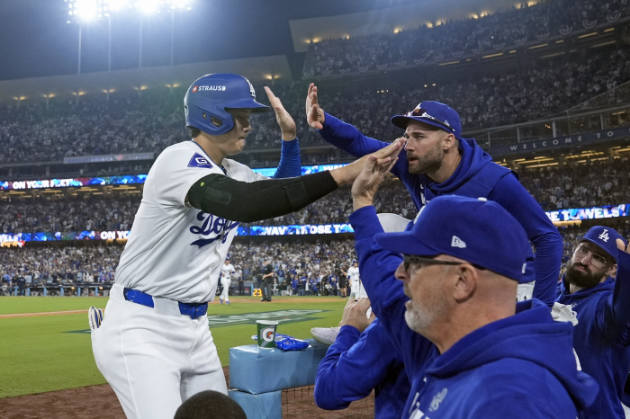 The Dodgers have a 65% chance of winning! The Ohtani fence leads to a direct double extension...LAD 6-3 NYY