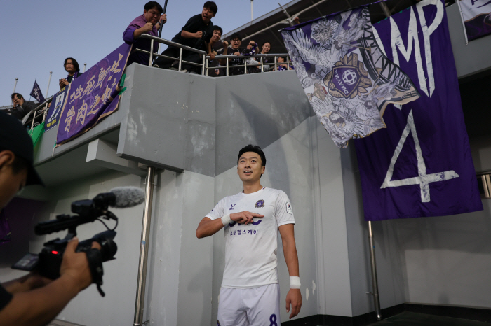 Kim Jung-hyun and Matheus back-to-back goals! Anyang, Chungcheongbuk-do Cheongju 2-0, overpowered! I can see the direct promotion