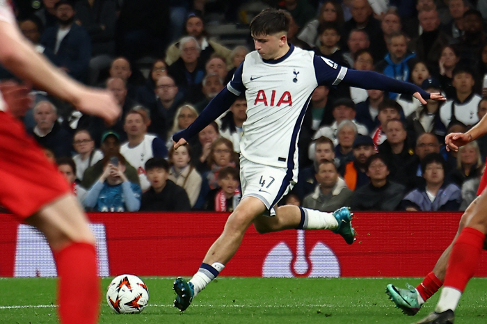 Son Heung-min, Yang Min-hyuk, be nervous. Praise to Tottenham's 17-year-old Young-gun 'I thought you were watching Neymar '...Even the MVP of the Alkma match