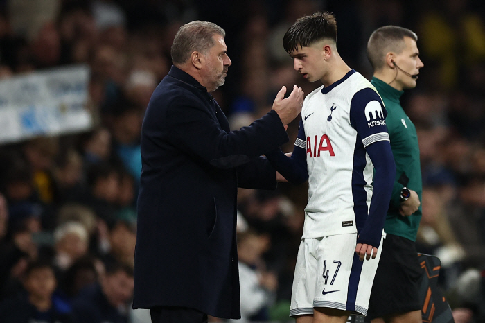 Son Heung-min, Yang Min-hyuk, be nervous. Praise to Tottenham's 17-year-old Young-gun 'I thought you were watching Neymar '...Even the MVP of the Alkma match