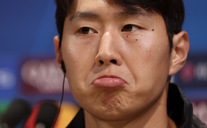 'Chinese' Lee Kang-in Shocked, Racist by Unconventional PSG Fans...Son Heung-min, Hwang Hee-chan, and Lee Kang-in