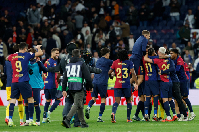 Five months after taking office, Barcelona coach Flick gained the title of 'Father'El Clasico 4-0 victory with 'Crazy Opsa' tactics → Real undefeated