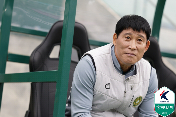 'Ground argument → 90 minutes where no one laughed'Kimpo vs Suwon Samsung 0-0 draw'Seungwon PO still question mark'