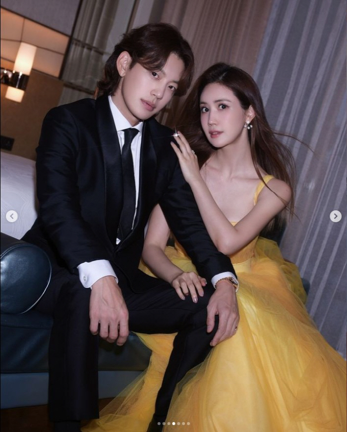 '10 billion in sales' Lee Da-hae, this time with ♥Seven, the red carpet with a couple