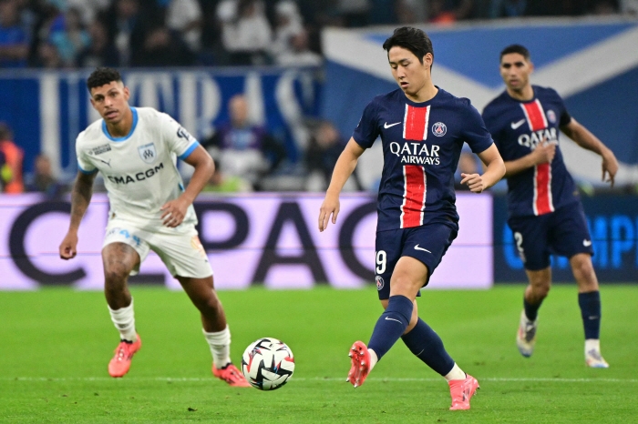 'Lee Kang-in's fake tactics failed'→PSG believes, perfect jump to the starting line...Team won a 3-0 victory over Marseille