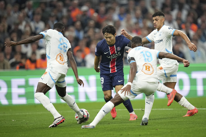 'Lee Kang-in's fake tactics failed'→PSG believes, perfect jump to the starting line...Team won a 3-0 victory over Marseille