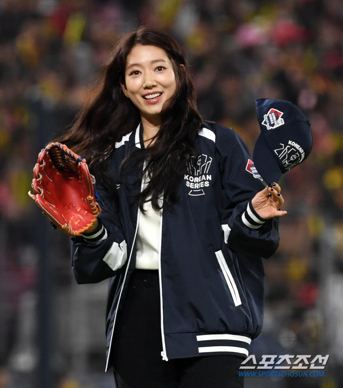  Park Shinhye 'Randy Shinhye is here '