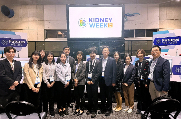 Three domestic renal internal medicine fellows won the world's top kidney medicine conference