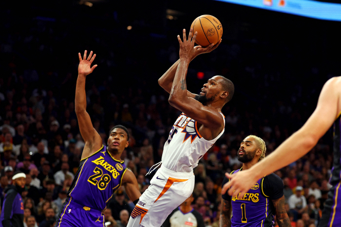 Best offensive one-two punch in the league. Durant  Booker simultaneous explosion. LeBron Downs Los Angeles Lakers