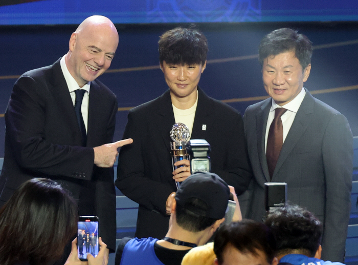 'Click with Jung Mong-gyu'亞 Coach of the Year Park Yoon-jung'I want to be a helpful leader for athletes'