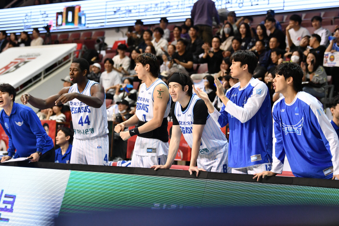 '15 Explosion of 3 Points' Korea Gas Corporation defeats Jeonggwanjang by 33 points and runs for 3 consecutive games