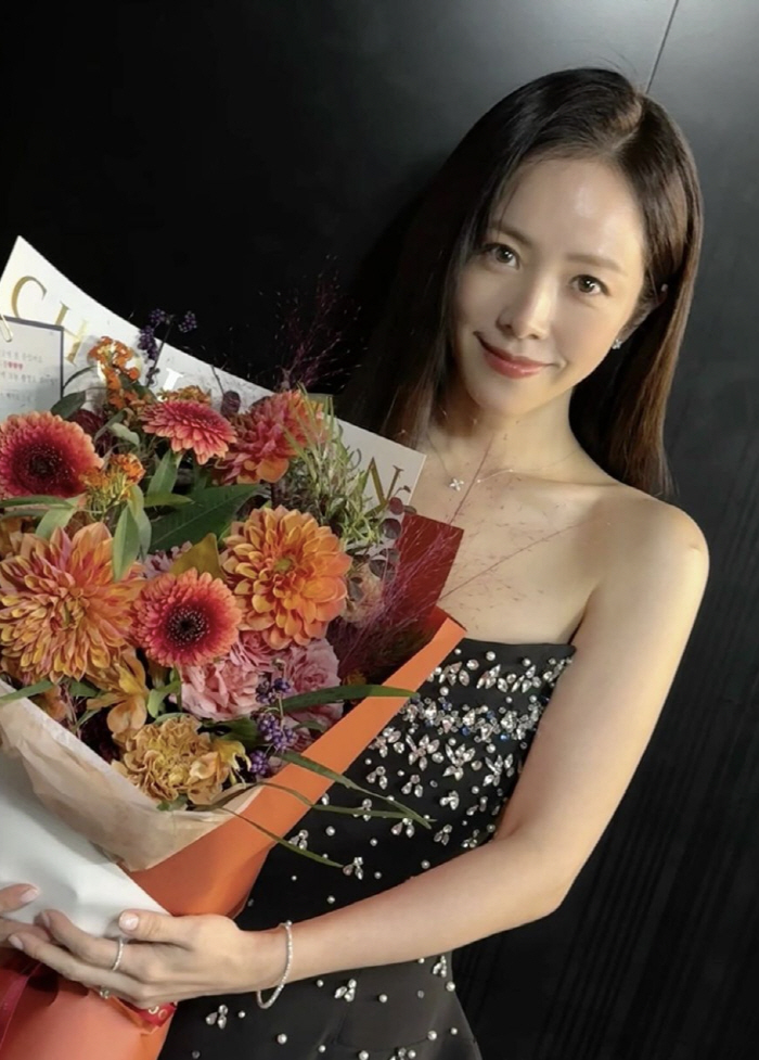 'Choi Jung-hoon ♥' Han Ji-min is touched by the anniversary event 'Thank you!'