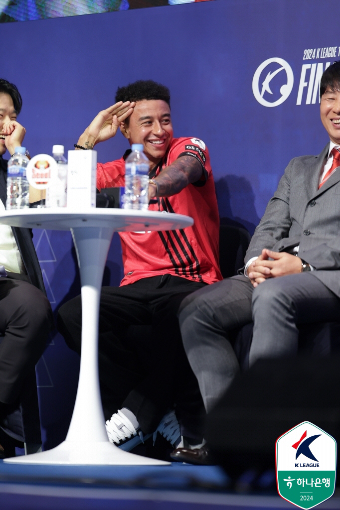 'K-League Super-Special Rookie' Lingard, 'Coach Kim Ki-dong strongly criticized and got it together' 