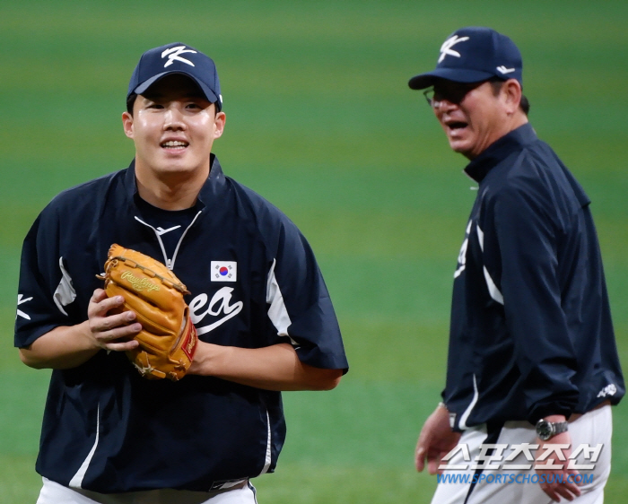  Director Ryu Joong-il burst into laughter as soon as he saw Lim Chan-kyu