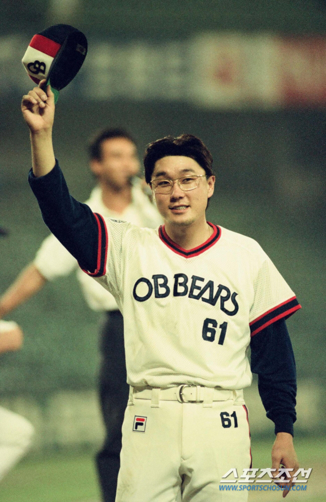 Coach Kim Sang-jin joins Lotte → Coach Kim Tae-hyung's love call to rebuild the mound. 