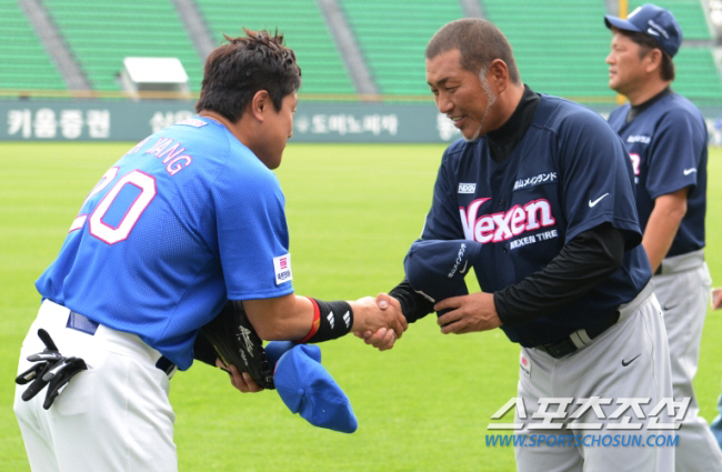 Eight independent league teams offered to join the team even though they were not nominated professionally, and was it because of the legend father's halo