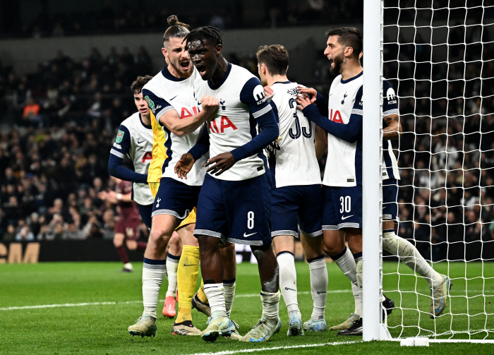 I caught him without SON→Son Heung-min's first win in 10 years  Hambam's smile! Tottenham win 2-1 against Man City...Successfully qualified for the quarterfinals of the League Cup