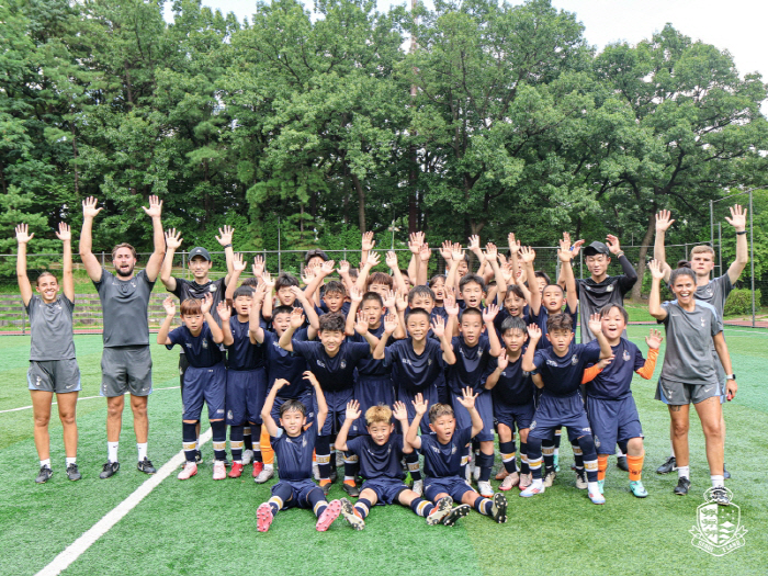 Seoul E-Land conducts an open test to select U-12 players to discover future soccer stars!