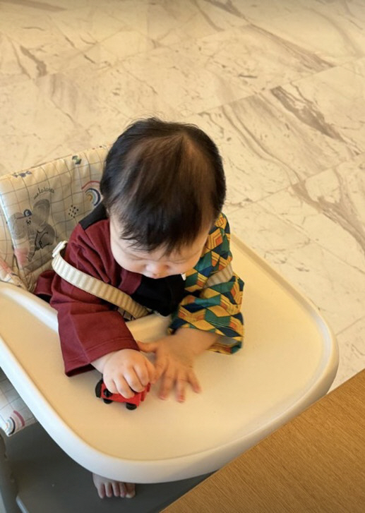 Son Yeon-jae Shares Heartwarming Parenting Moments in New Photo